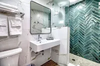 White Caps Motel Hotels in Ventura