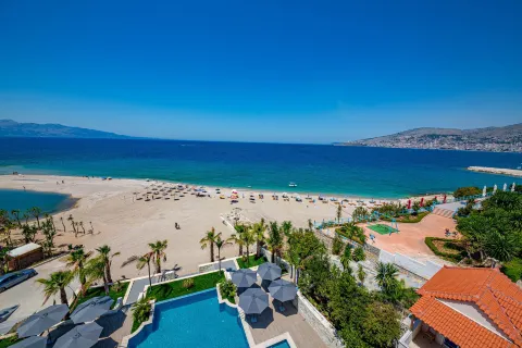 El Primero Hotel