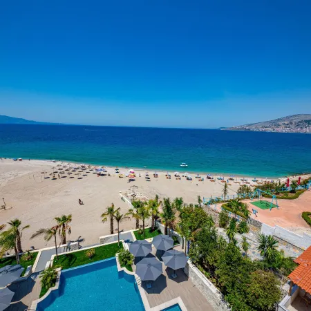 El Primero Hotel