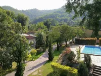 Stamp Hills Resort - Rooftop Pools