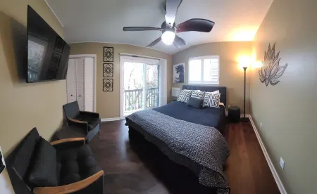 MOUNTAIN VIEW LODGING 2 blocks to HISTORIC DOWNTOWN CODY3 bedrooms 4 beds