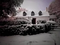 No 4 Old Post Office Row, Isle of Skye Hotel dekat Dunvegan Castle