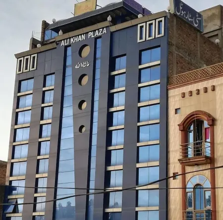 City Star Hotel Отели рядом с достопримечательностью «Qambar Chowk»