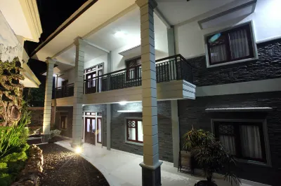 Green Tropical Village Hotel dekat BKPSDM Kabupaten Belitung