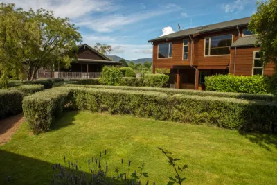 Tongariro Lodge Hotels in 