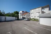 Boutique Hotel Intermezzo - Pag Centre - Pysäköinti