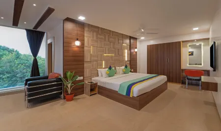 Treebo Golden Swan Tambaram Отели рядом с достопримечательностью «Shirdi Saibaba Temple»