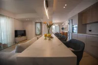Arvacay Luxury Home