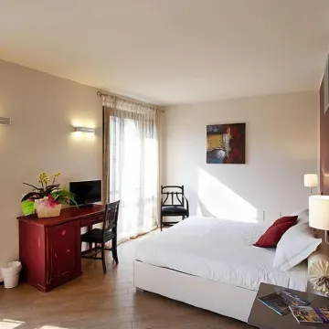 Hotel Leon d'Oro Hotels near Mantua Cathedral