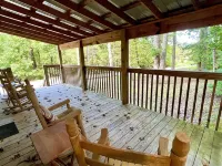 Tranquil Valley Retreat 1 Bedroom Cabin by RedAwning Các khách sạn ở Sevierville