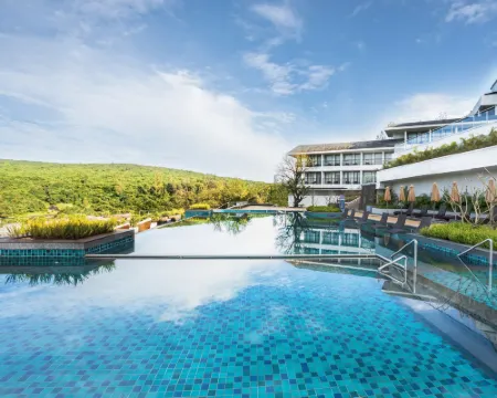 Courtyard Mahabaleshwar Hotels in Satara