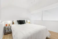 Our Landing Place - Access to Pool!