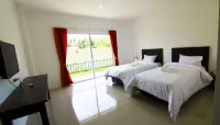 Chawlada Hotel Hôtels à proximité de : Nakhon Si Thammarat Polytechnic College