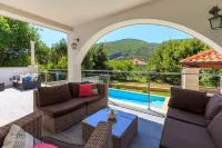 Villa Hedera X Hotels in Mokošica