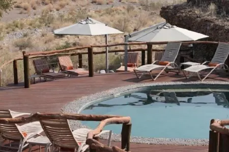 Hoodia Desert Lodge Отели в г. Сезрим