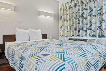 Motel 6 Ventura, CA - Beach