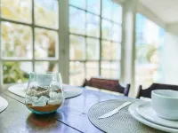 ไอเบลโล บีช ปอซาดา - พร้อมอาหารเช้า