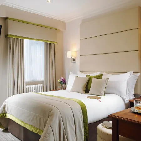 Buswells Hotel Отели рядом с достопримечательностью «Лужайка Св. Стефана»