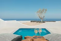 Oyster Luxury Suites - Infinity Pools