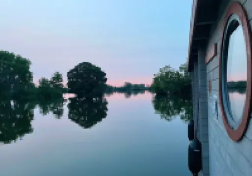 Time Out on the Havel - Houseboat "nautikhus"