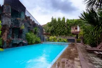 Mahkota Plengkung Hotel by ecommerceloka Hotels in Kalipuro