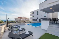 Pool Apartments Banta B Hotels in Opcina Novalja