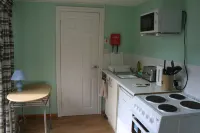 The Pines Cabin - Farm Park Stay