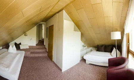 Hotel & Restaurant Park Cafe ISA Отели в г. Дахвиг