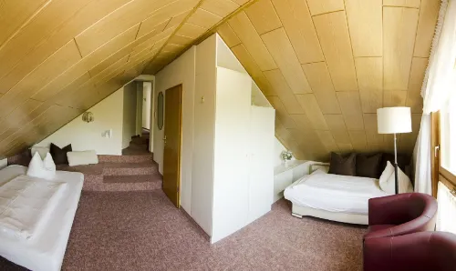 Hotel & Restaurant Park Cafe ISA Hotels in Noda