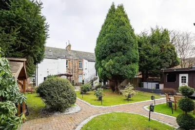 Carmel Apartments Hotels near The Falkirk Wheel
