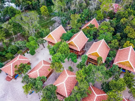 Sol Beach Resort Отели рядом с достопримечательностью «Лейзи Бич»