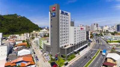 宜必思納維根特斯伊塔雅伊飯店 House of Culture Dide Brandao附近的飯店