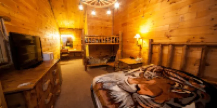 Log Cabin Lodge & Suites - Family Room, Non Smoking, Fireplace
