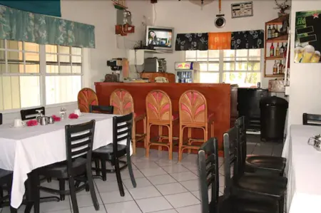 Nathan's Lodge Отели в г. Kemp's Bay Settlement