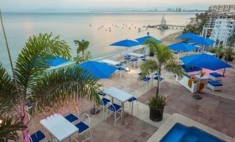 Blue Chairs Beachfront Resort Puerto Vallarta - Adults Only