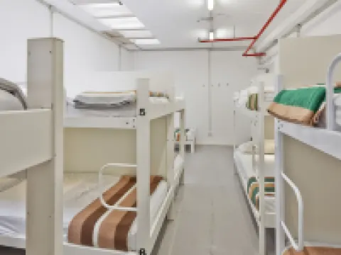 Hola Hostal Collblanc Hotels in L'Hospitalet de Llobregat