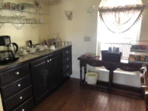 艾貝小屋旅館 希伯酒店