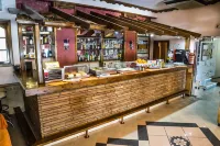 Argo Hotel Piraeus - bar