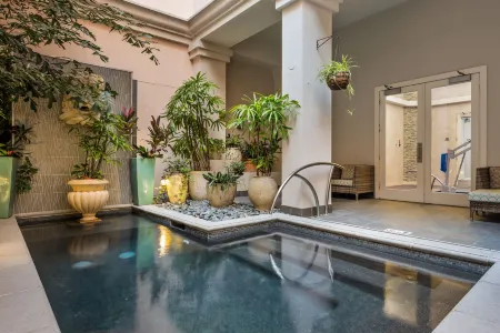 Club Wyndham la Belle Maison Отели рядом с достопримечательностью «Лонг Вью Хаус энд Гарденс»