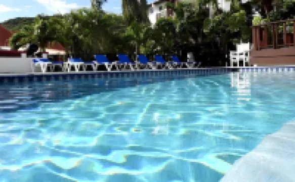 Cozy One-Bedroom & Mezzanine Apartment