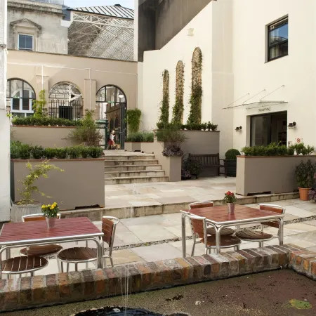 Brooks Guesthouse Bristol Отели рядом с достопримечательностью «Редклиф»