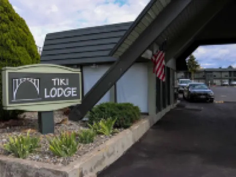 Tiki Lodge Motel Hotels in Spokane