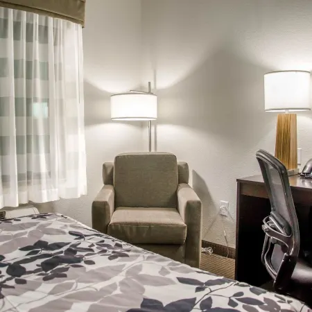 Sleep Inn & Suites Center