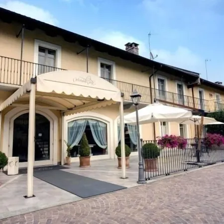 Hotel Cascina di Corte Отели рядом с достопримечательностью «Крытый стадион Пала Торино»
