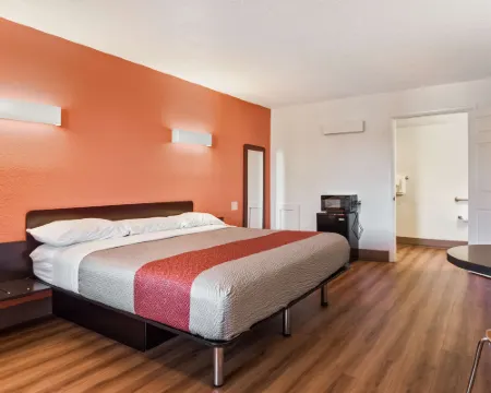 Motel 6 Youngstown, Oh Hotels in Trumbull County