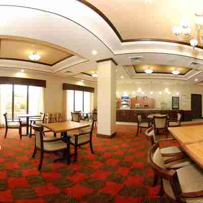 ホリデイ イン エクスプレス & スイーツ ヒューストン サウス ニア ピアランド by IHG Dining/Meeting Rooms