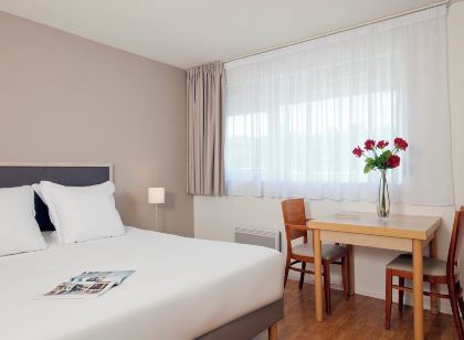 Appart Hôtel - Séjours & Affaires Poitiers Lamartine