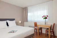 Appart Hôtel - Séjours & Affaires Poitiers Lamartine Hôtels à proximité de : Stade de la Madeleine