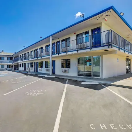Motel 6 Red Bluff, CA
