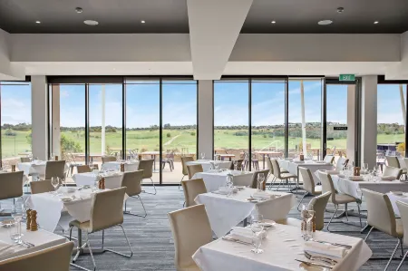 Peppers Moonah Links Resort Отели в г. Capel Sound